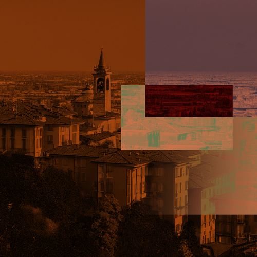 Città Alta di Bergamo con riquadri digitali sovrapposti